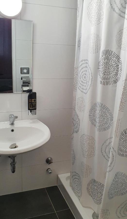 Hotel Berkut Fuerth Luaran gambar